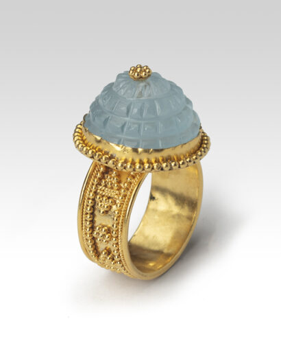 Δαχτυλίδι με Aquamarine σε μπλε θόλο και με κοκκοποίηση σε χρυσό 22Κ. Δαχτυλίδια Άκουαμαρίνα