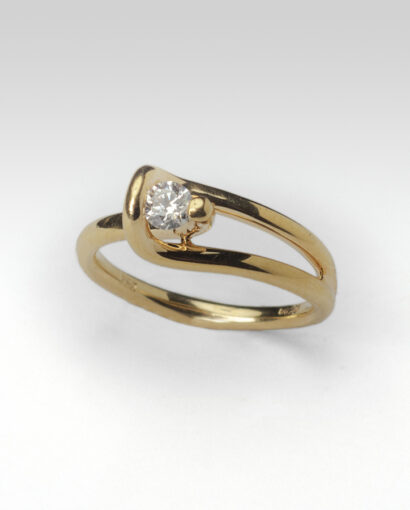 Knot solitaire diamond ring Contemporary Diamond